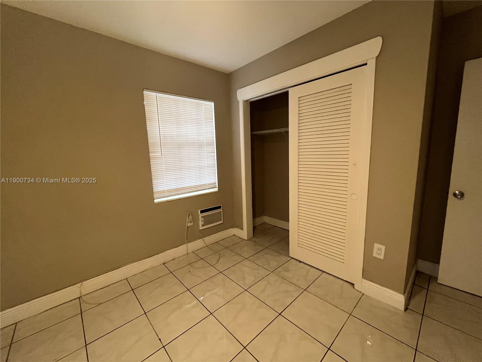 See details   /   sq. ft. $ 2025-10-22 0 Photo