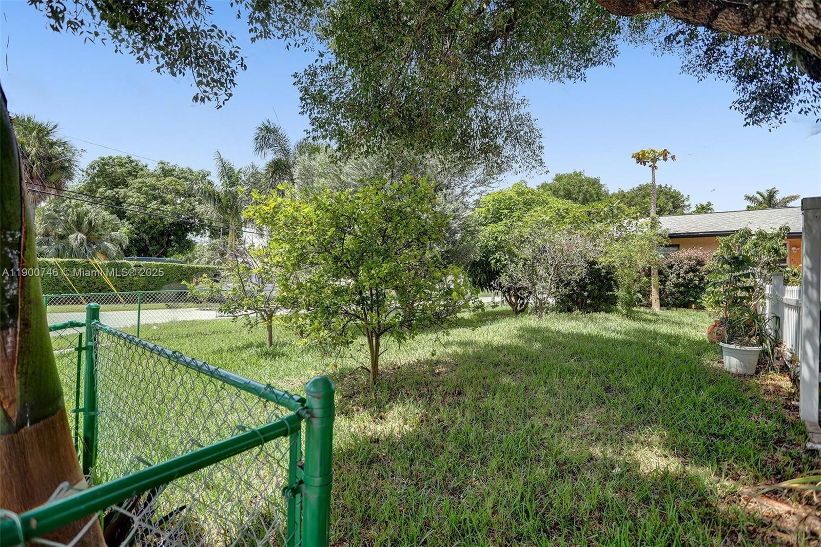 Ver detalles   /  2401 sq. ft. $ 2025-10-22 0 foto