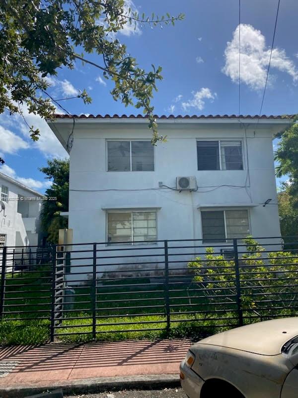 See details   /  3692 sq. ft. $ 2025-10-22 0 Photo