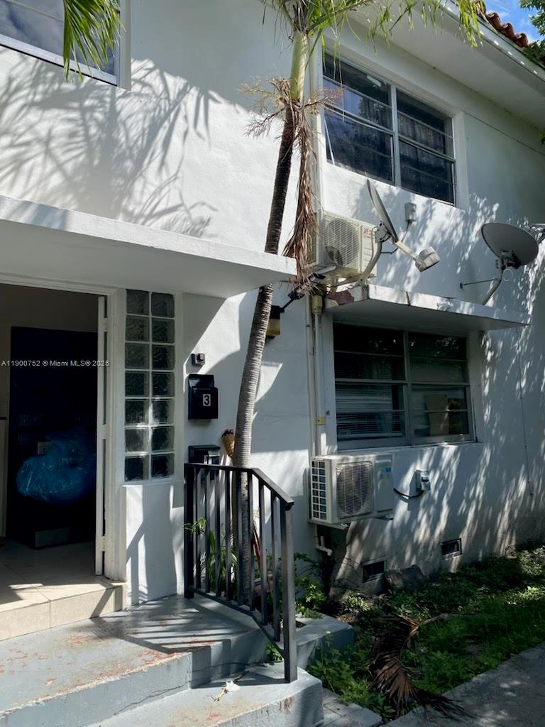 See details   /  3692 sq. ft. $ 2025-10-22 0 Photo