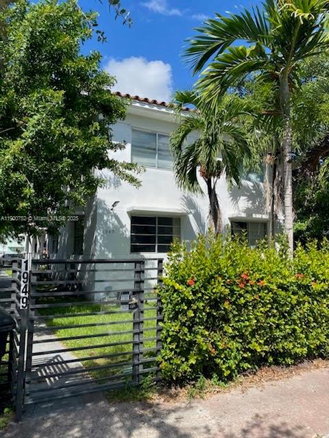 See details   /  3692 sq. ft. $ 2025-10-22 0 Photo