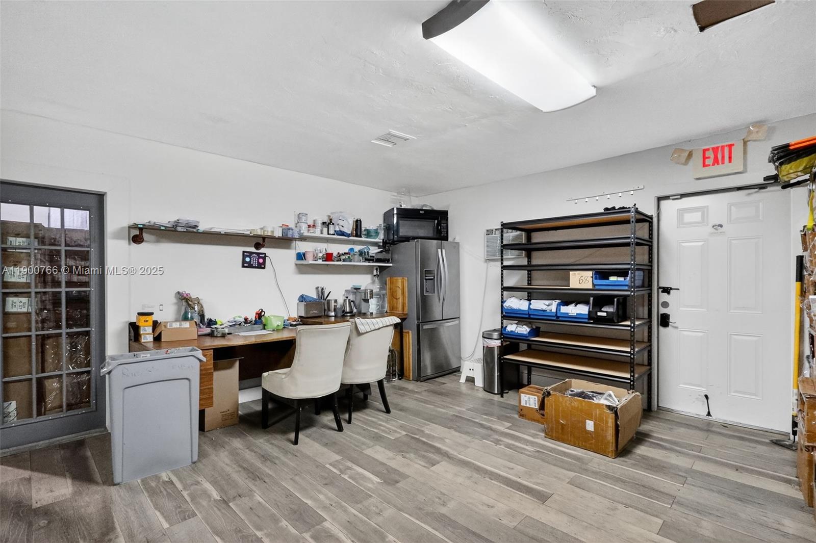 See details 115, 501, 503 / sq. ft. $ 2025-10-22 0 Photo