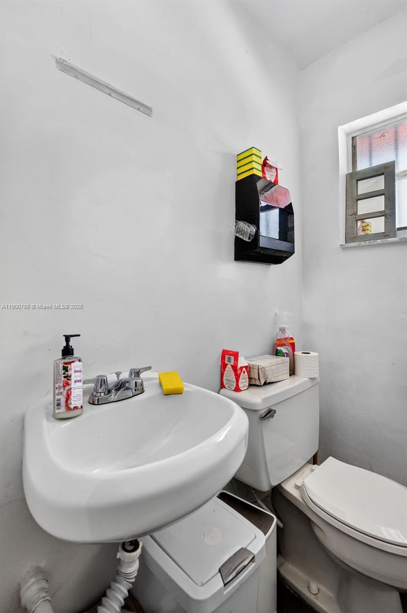 See details 115, 501, 503 / sq. ft. $ 2025-10-22 0 Photo