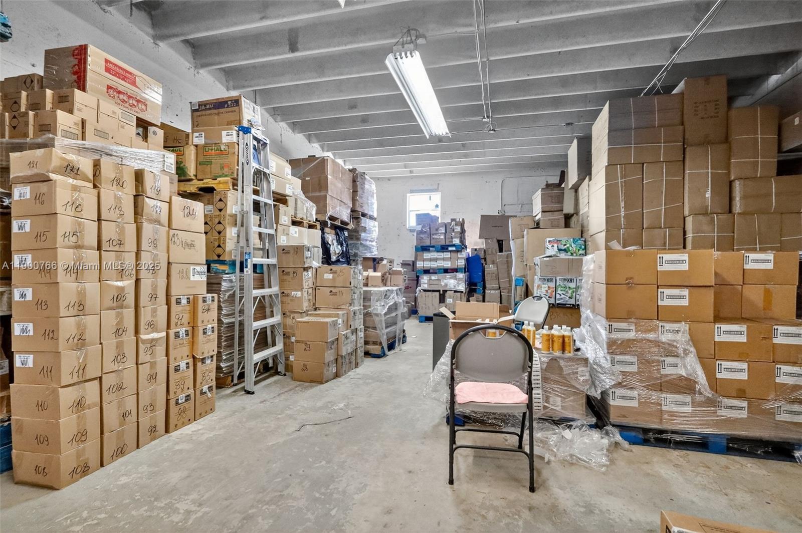 See details 115, 501, 503 / sq. ft. $ 2025-10-22 0 Photo