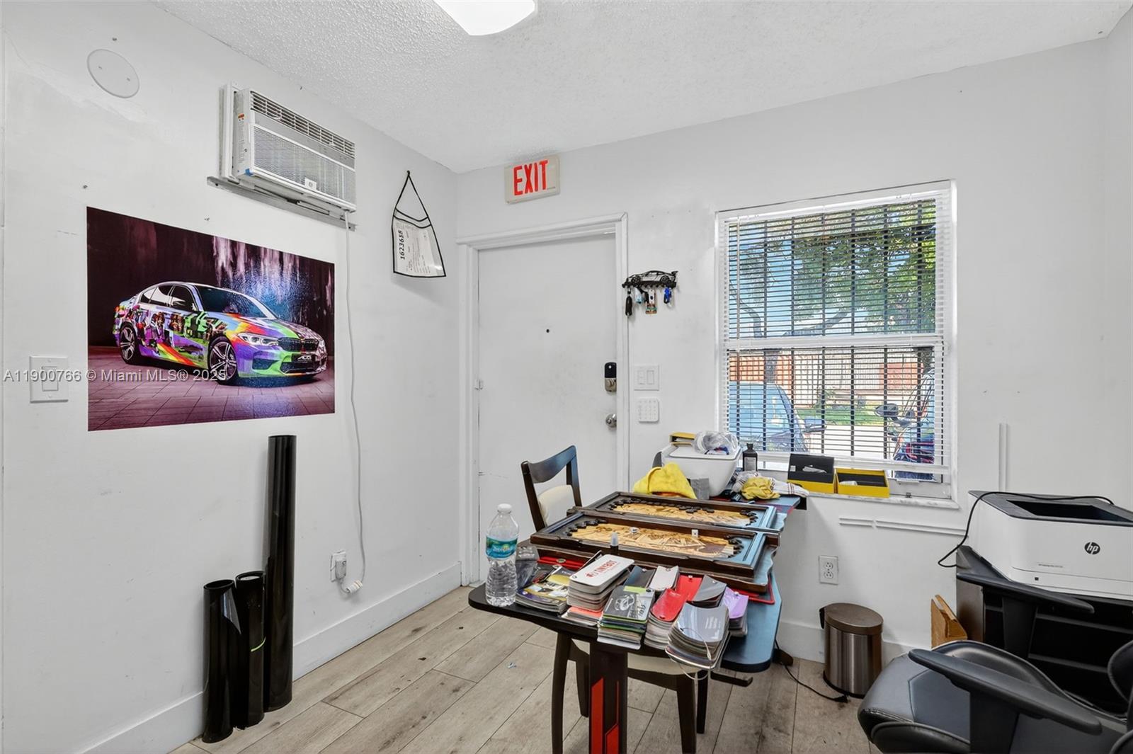 See details 115, 501, 503 / sq. ft. $ 2025-10-22 0 Photo