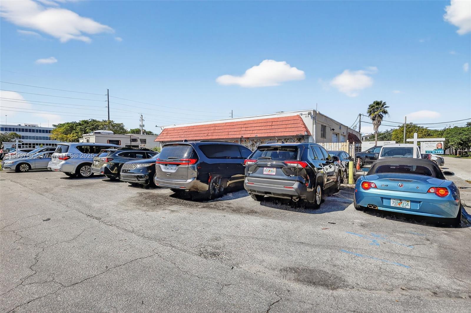 See details 115, 501, 503 / sq. ft. $ 2025-10-22 0 Photo