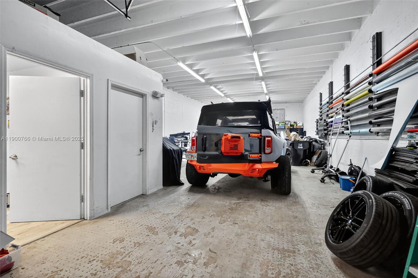 See details 115, 501, 503 / sq. ft. $ 2025-10-22 0 Photo