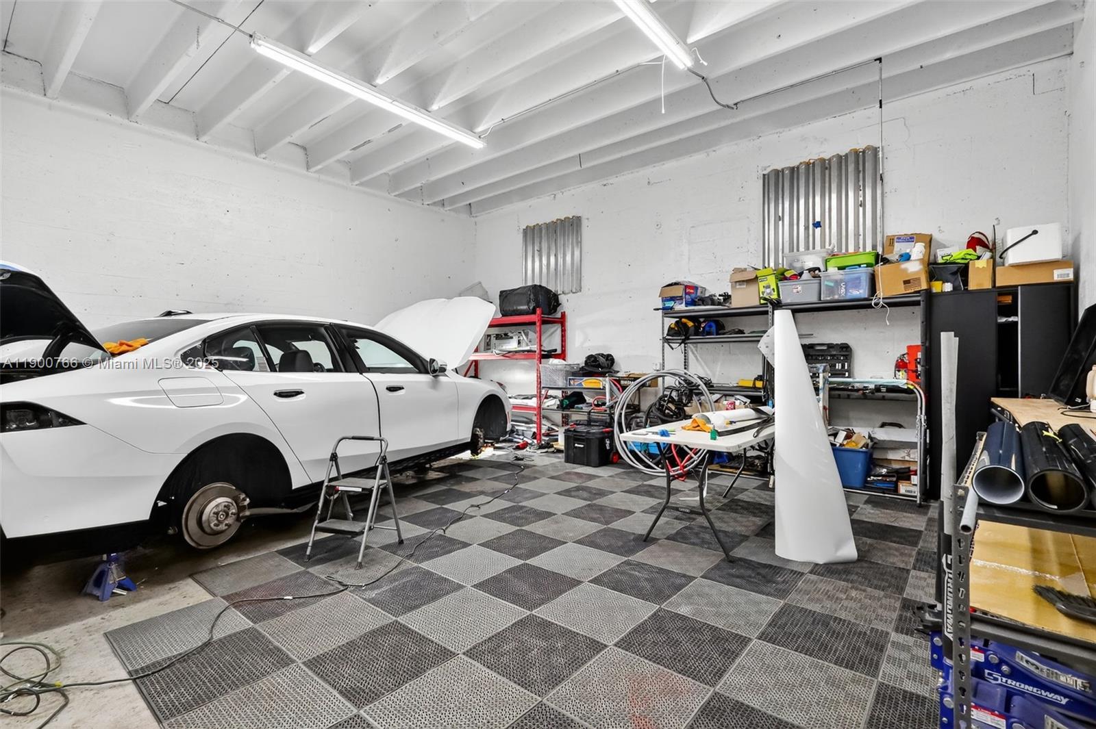 See details 115, 501, 503 / sq. ft. $ 2025-10-22 0 Photo