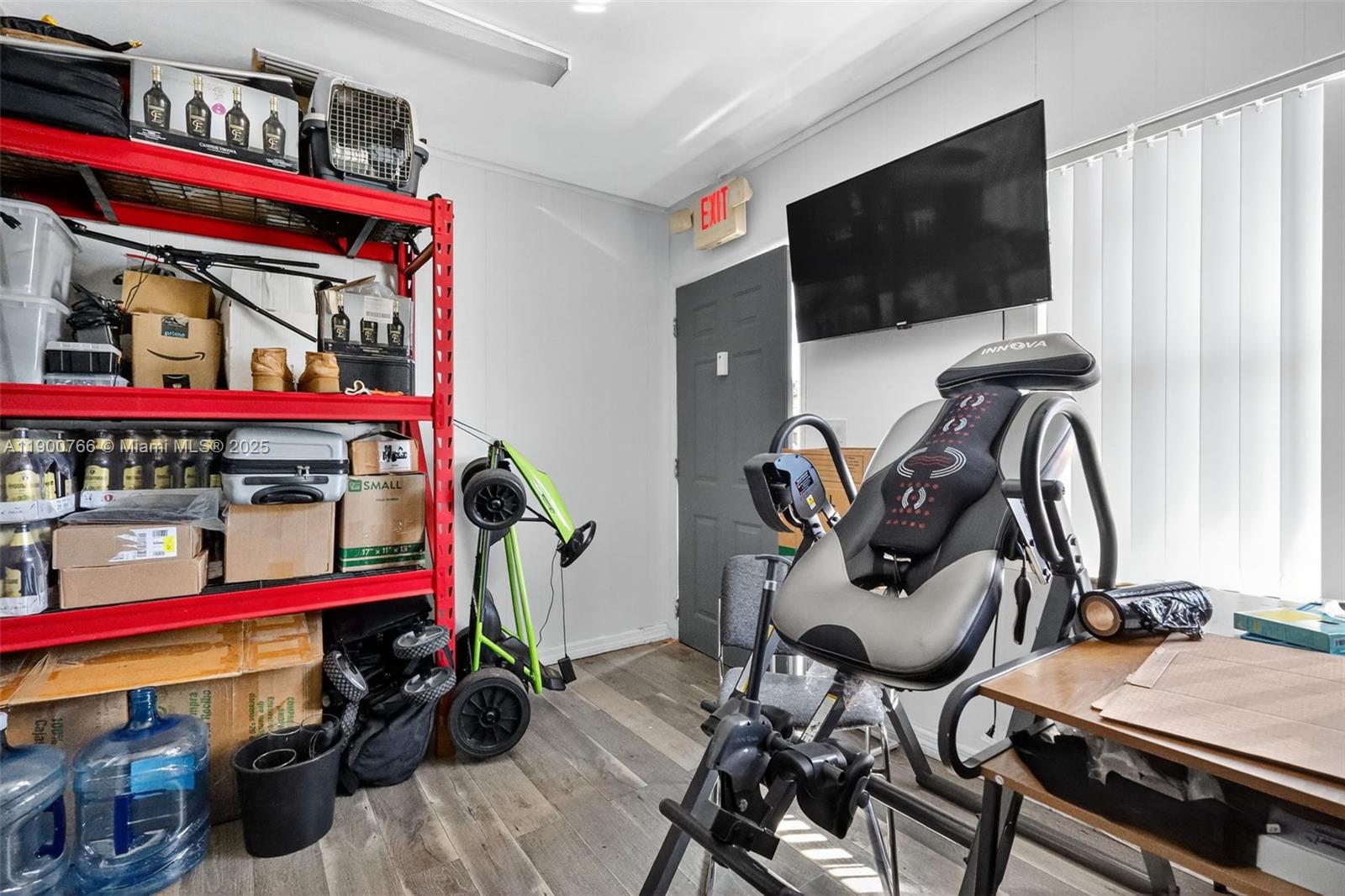 See details 115, 501, 503 / sq. ft. $ 2025-10-22 0 Photo