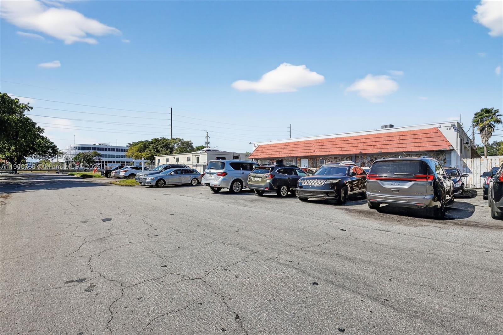 See details 115, 501, 503 / sq. ft. $ 2025-10-22 0 Photo