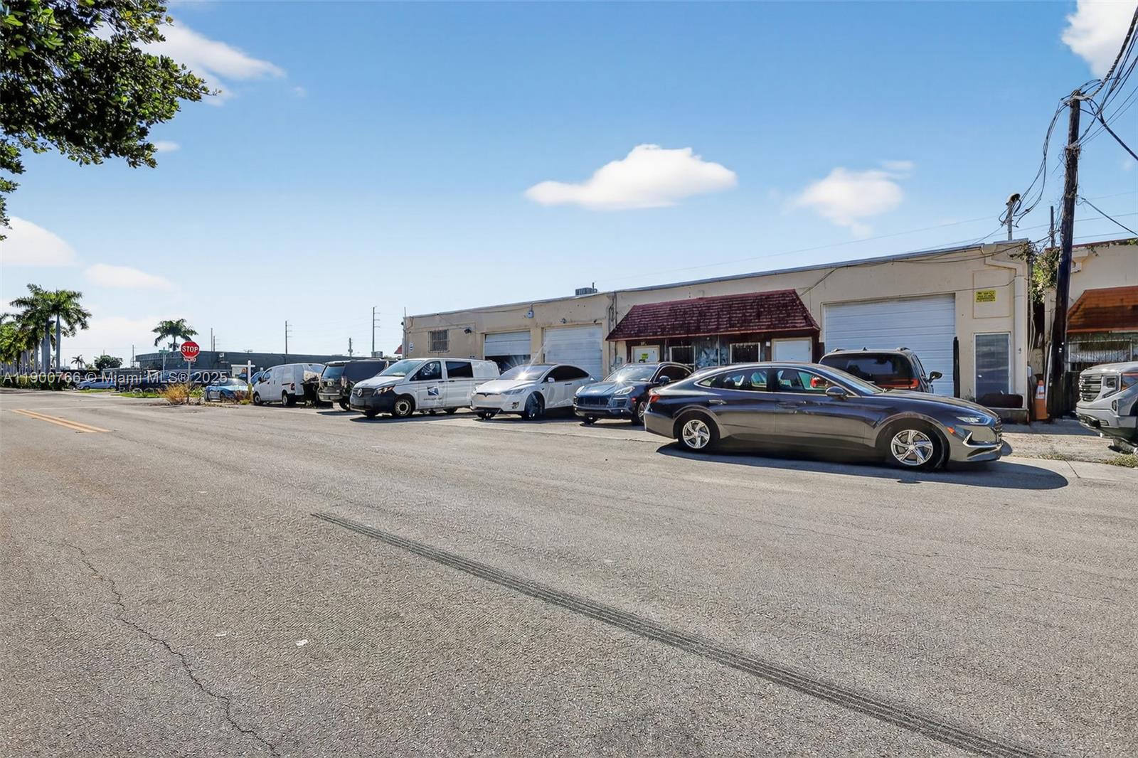 See details 115, 501, 503 / sq. ft. $ 2025-10-22 0 Photo