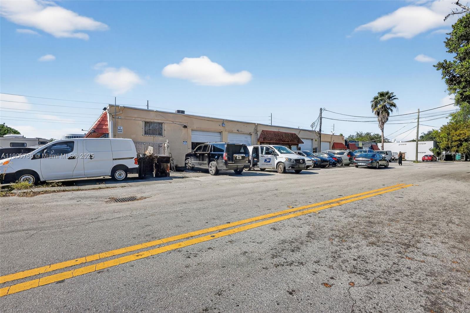 See details 115, 501, 503 / sq. ft. $ 2025-10-22 0 Photo