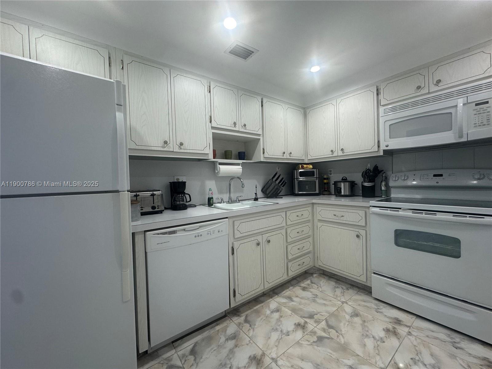 8B 1 / 1 798 sq. ft. $ 2025-10-22 0 Photo