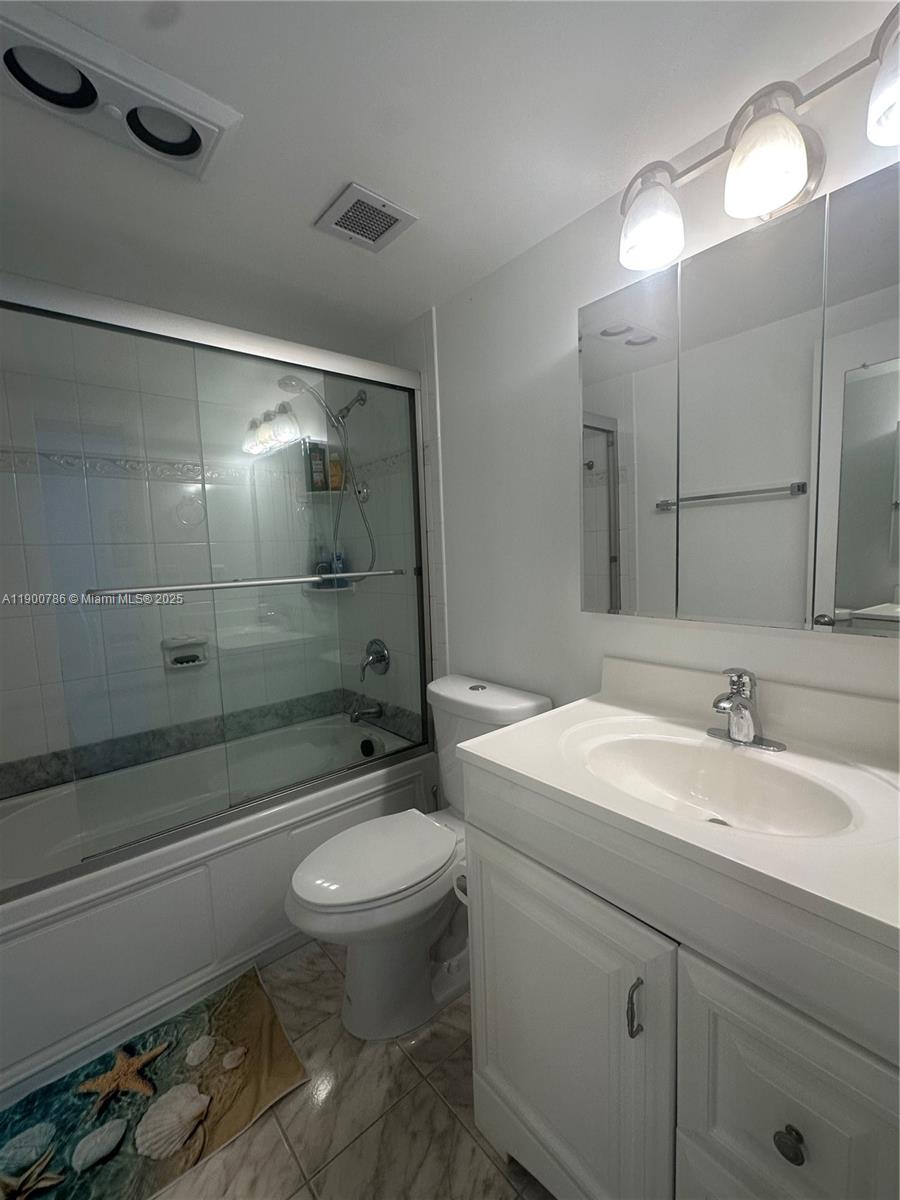 8B 1 / 1 798 sq. ft. $ 2025-10-22 0 Photo