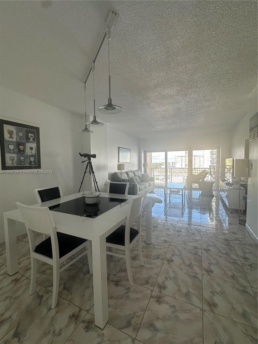 8B 1 / 1 798 sq. ft. $ 2025-10-22 0 Photo