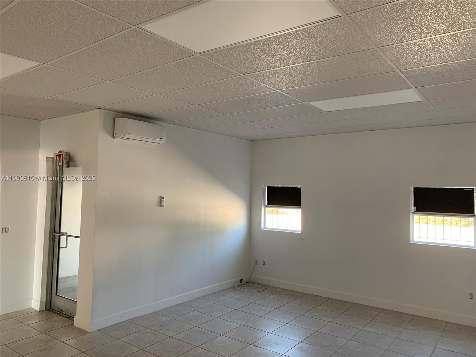 See details   /   sq. ft. $ 2025-10-22 0 Photo