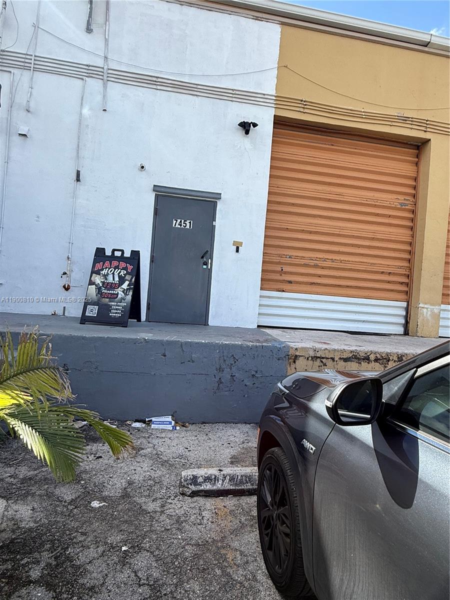 See details   /   sq. ft. $ 2025-10-22 0 Photo