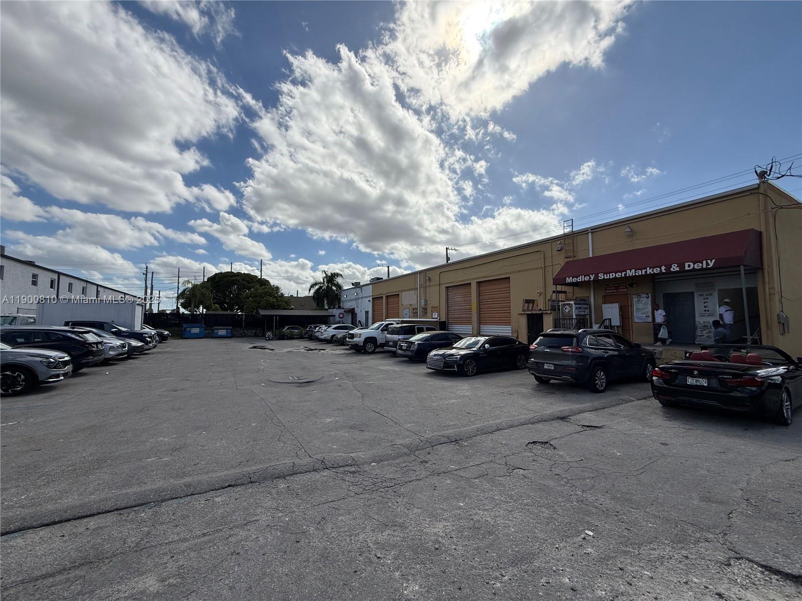 See details   /   sq. ft. $ 2025-10-22 0 Photo