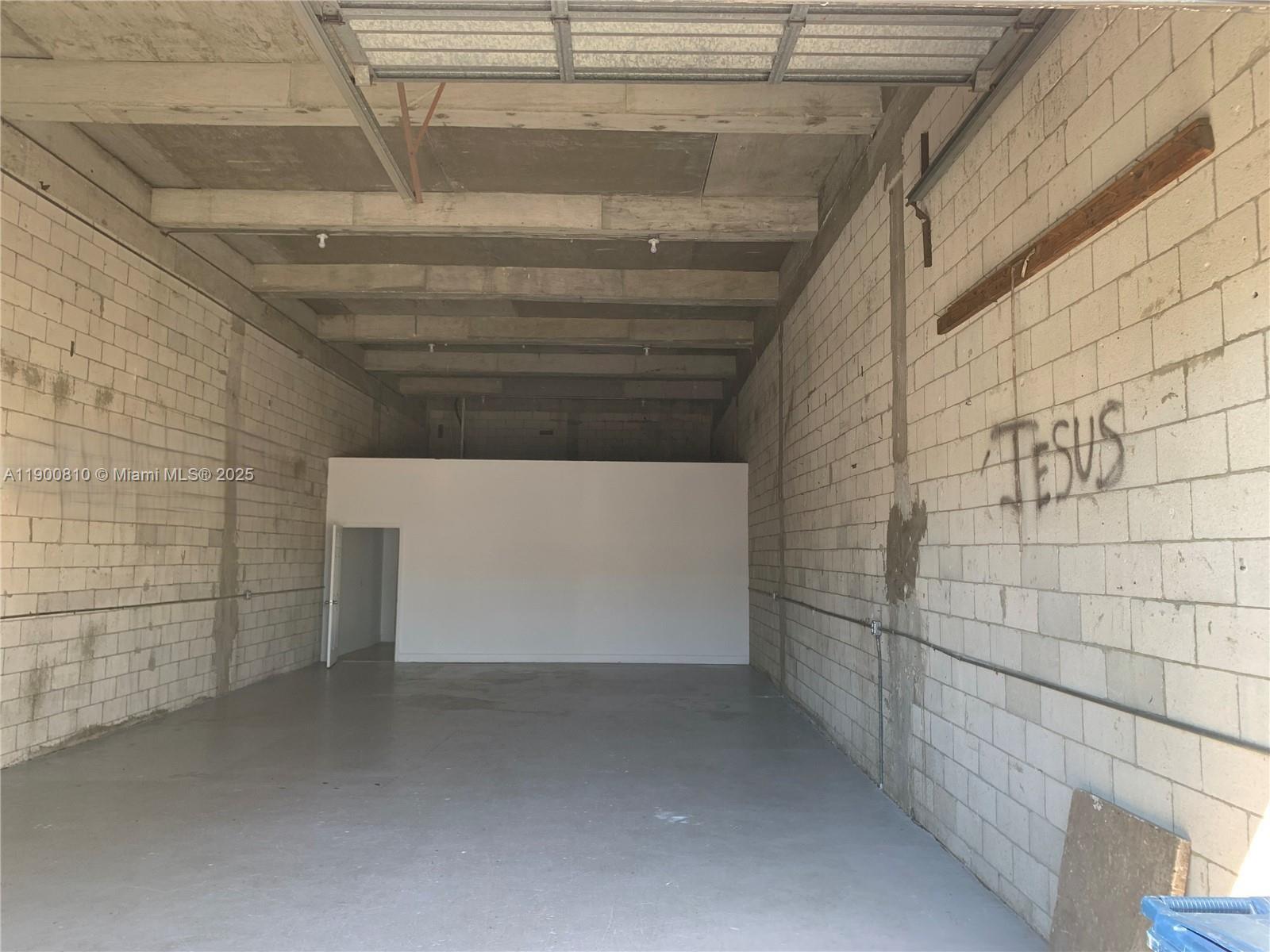 See details   /   sq. ft. $ 2025-10-22 0 Photo