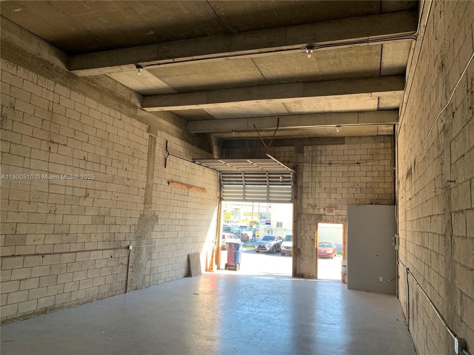 See details   /   sq. ft. $ 2025-10-22 0 Photo