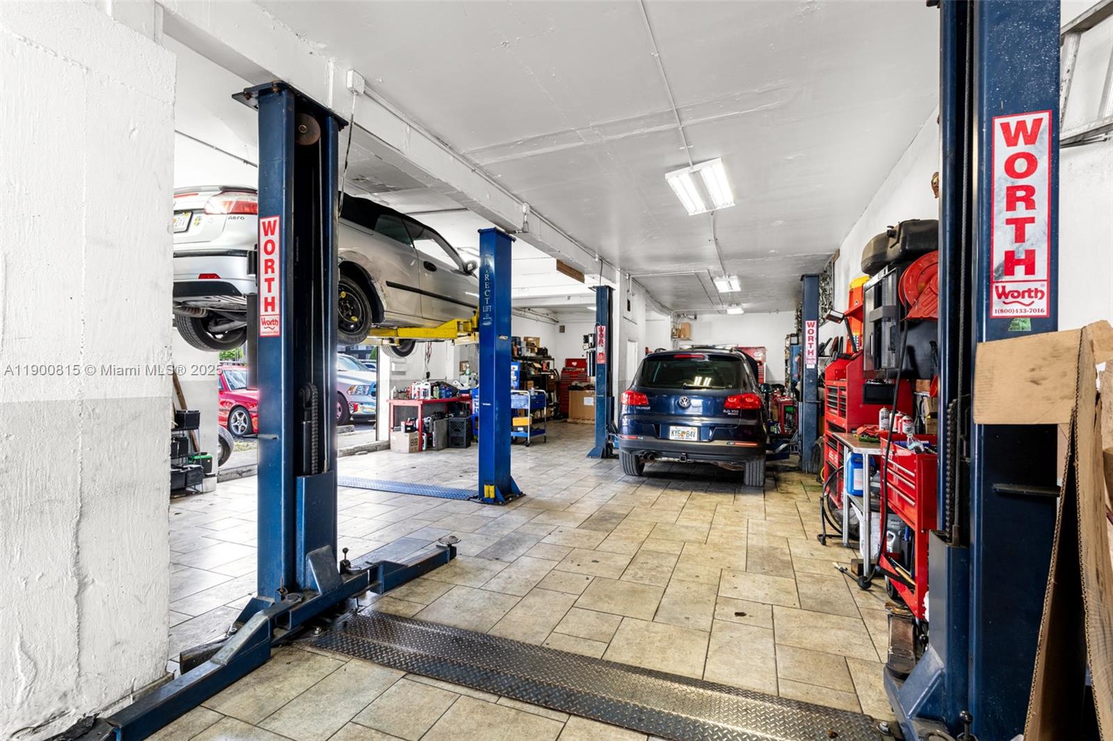 Ver detalles / sq. ft. $ 2025-10-22 0 foto