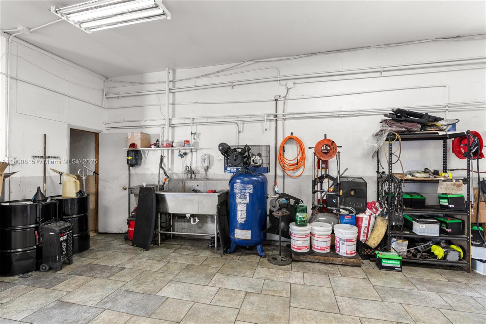 Ver detalles / sq. ft. $ 2025-10-22 0 foto