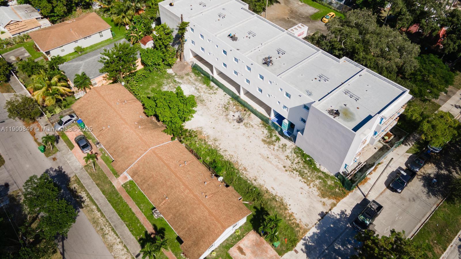 Подробнее   /   кв.футов $ 2025-10-22 0 Фото