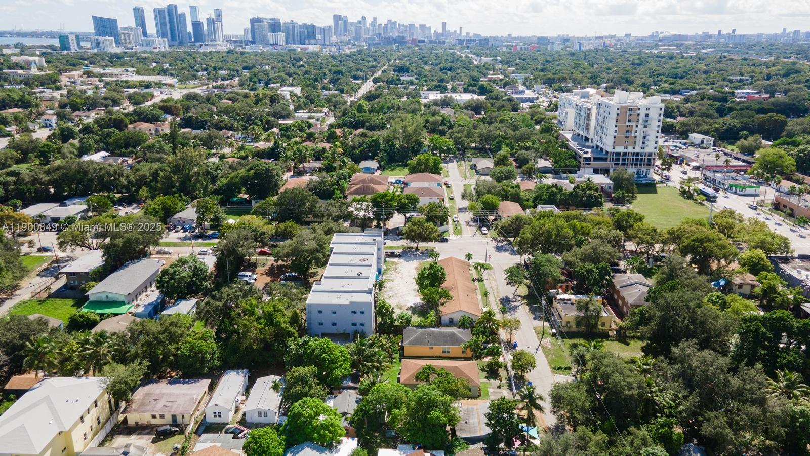 Подробнее   /   кв.футов $ 2025-10-22 0 Фото