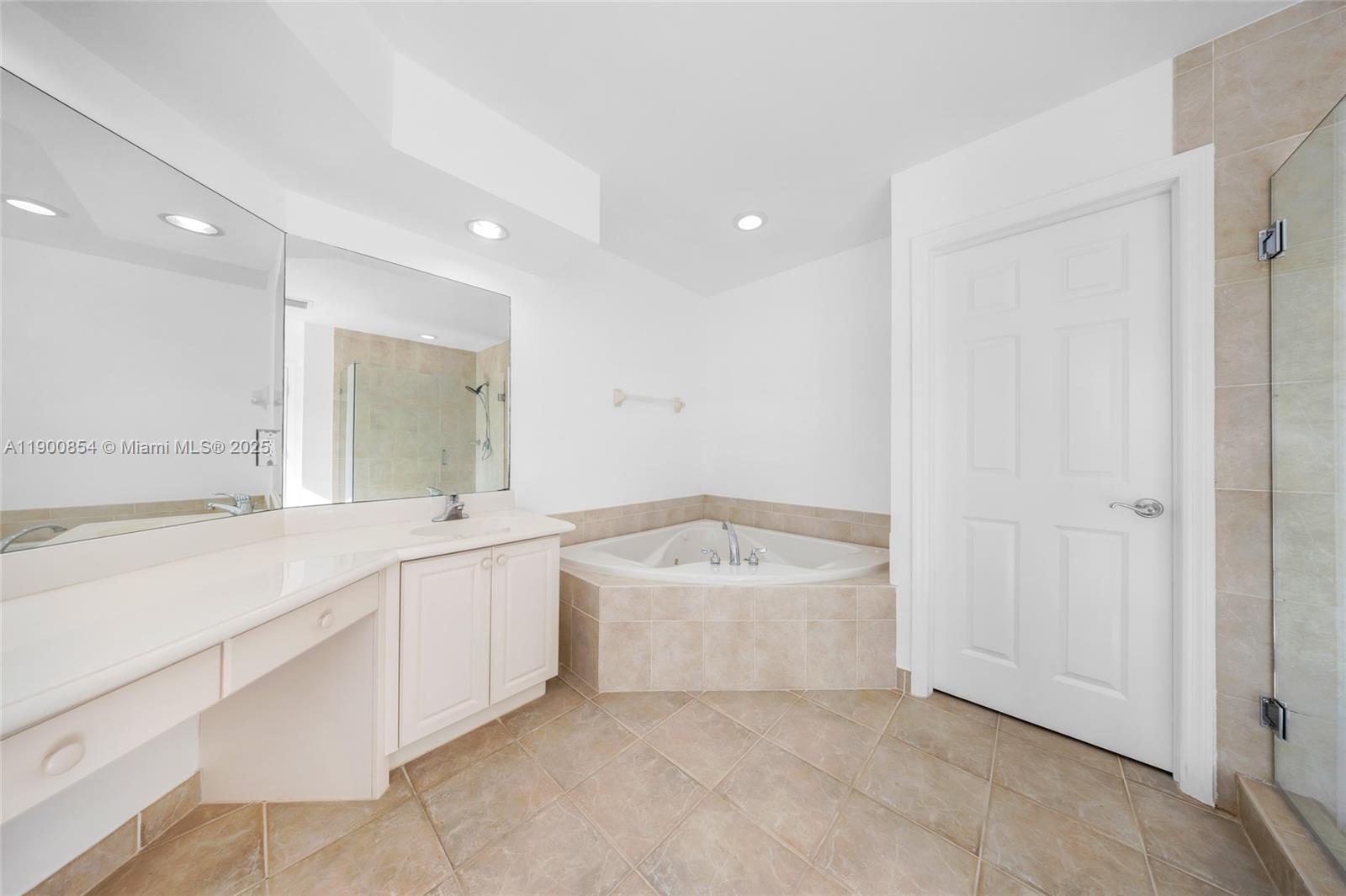 Photo of 21025 31st Ave  (21025), Aventura, Florida, 33180 -