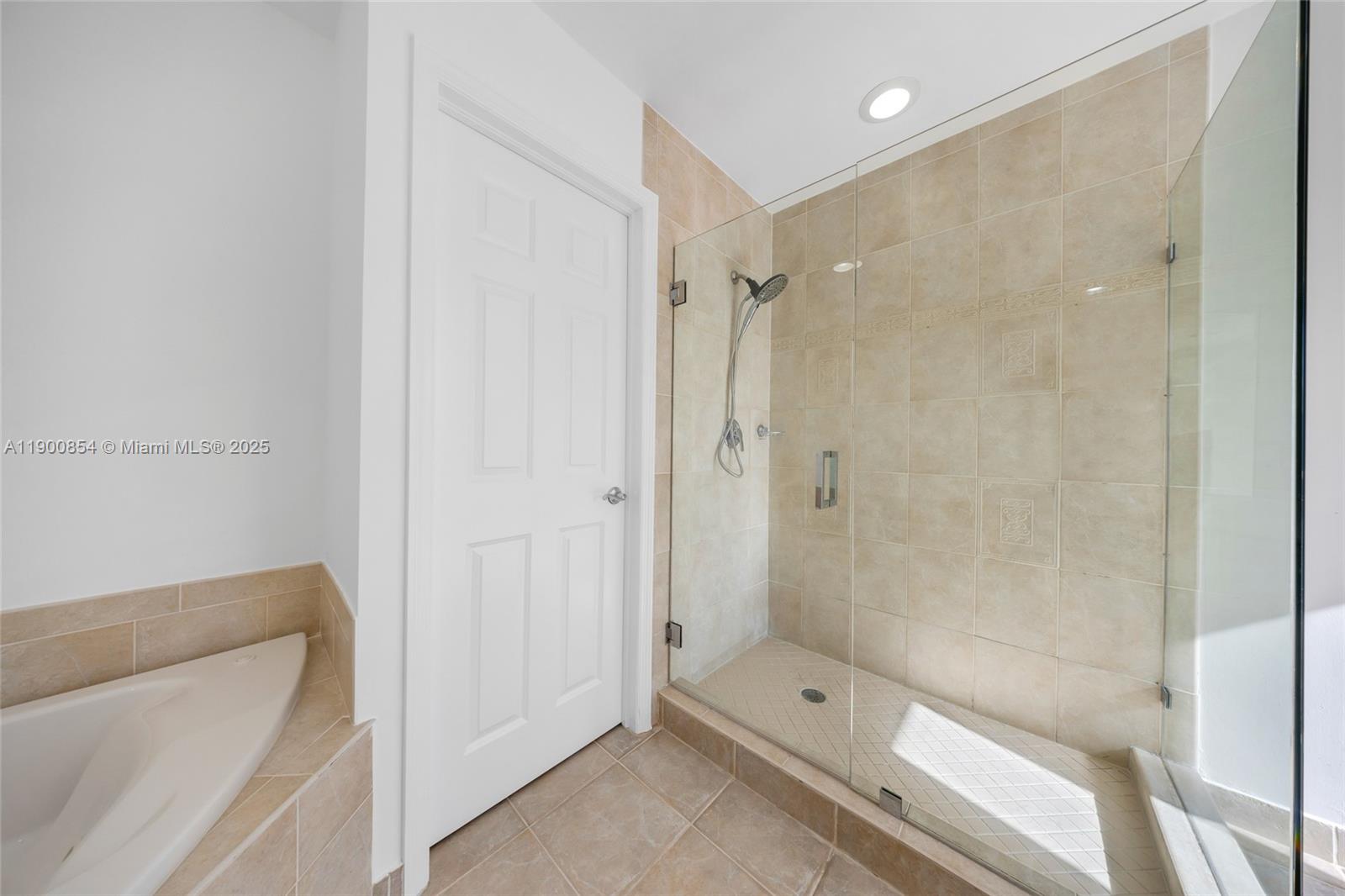 Photo of 21025 31st Ave  (21025), Aventura, Florida, 33180 -