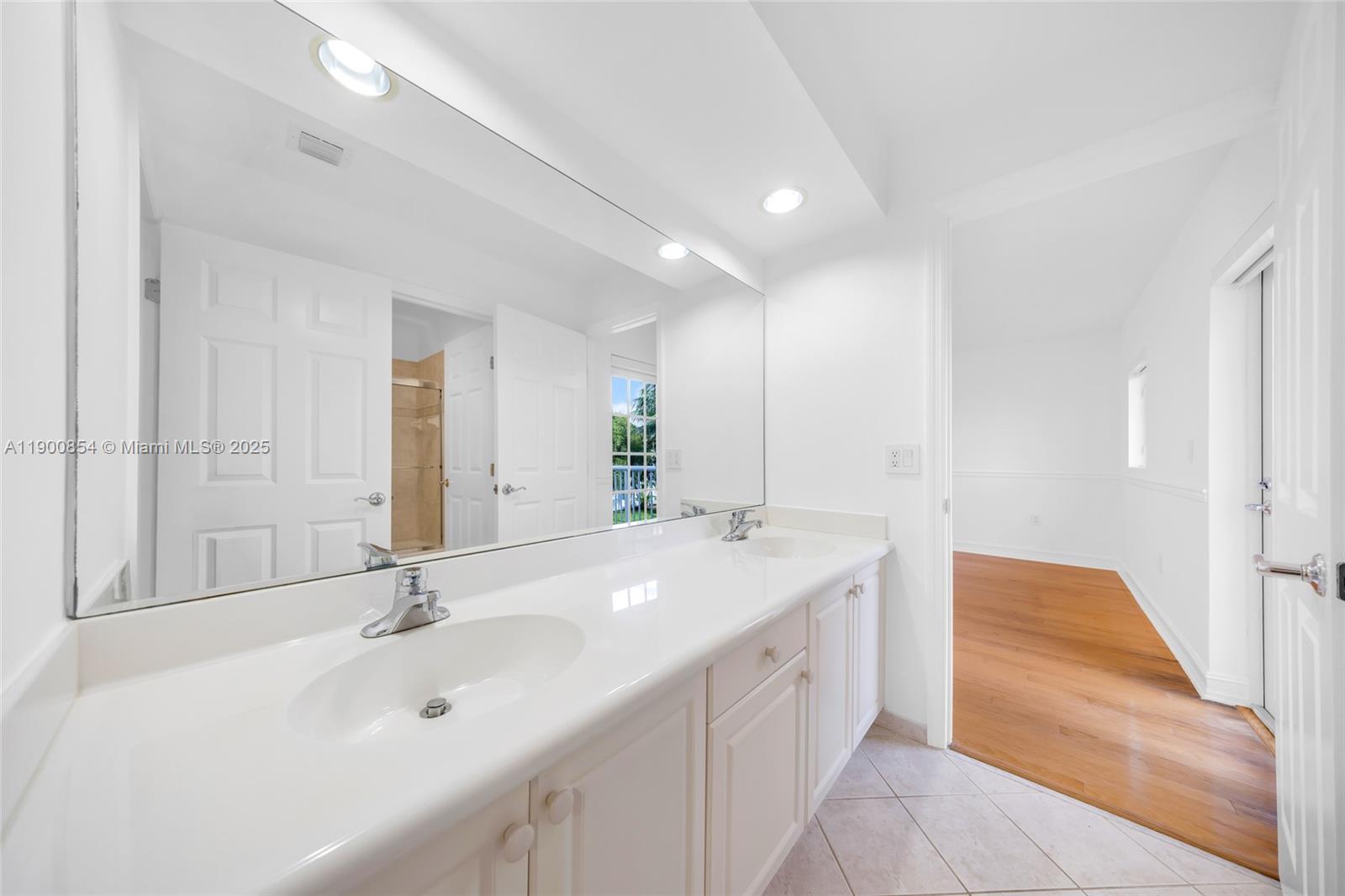 Photo of 21025 31st Ave  (21025), Aventura, Florida, 33180 -