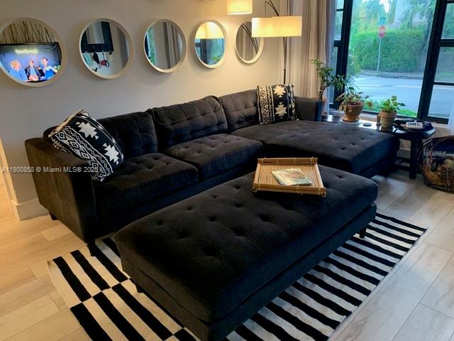 Подробнее   /  1700 кв.футов $ 2025-10-22 0 Фото