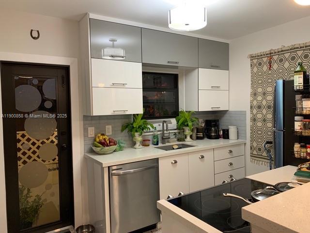 Подробнее   /  1700 кв.футов $ 2025-10-22 0 Фото