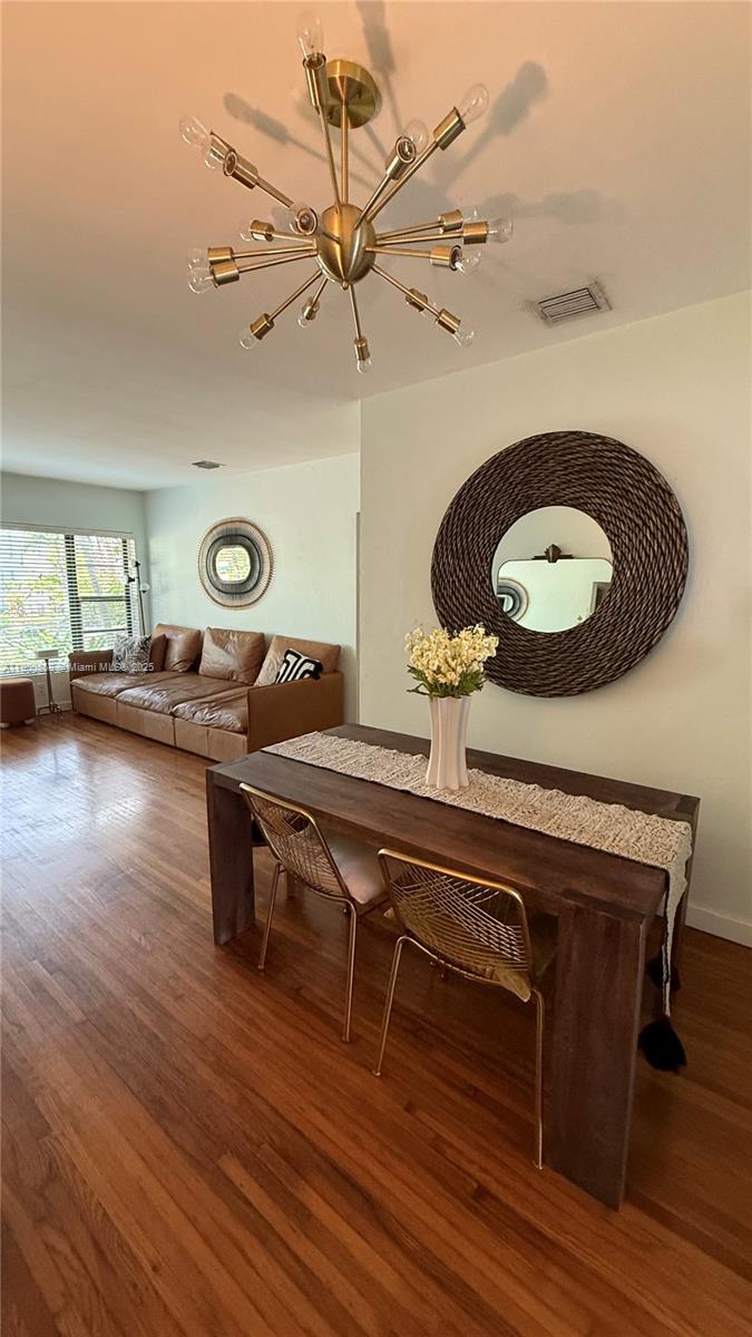 Подробнее   /  1700 кв.футов $ 2025-10-22 0 Фото