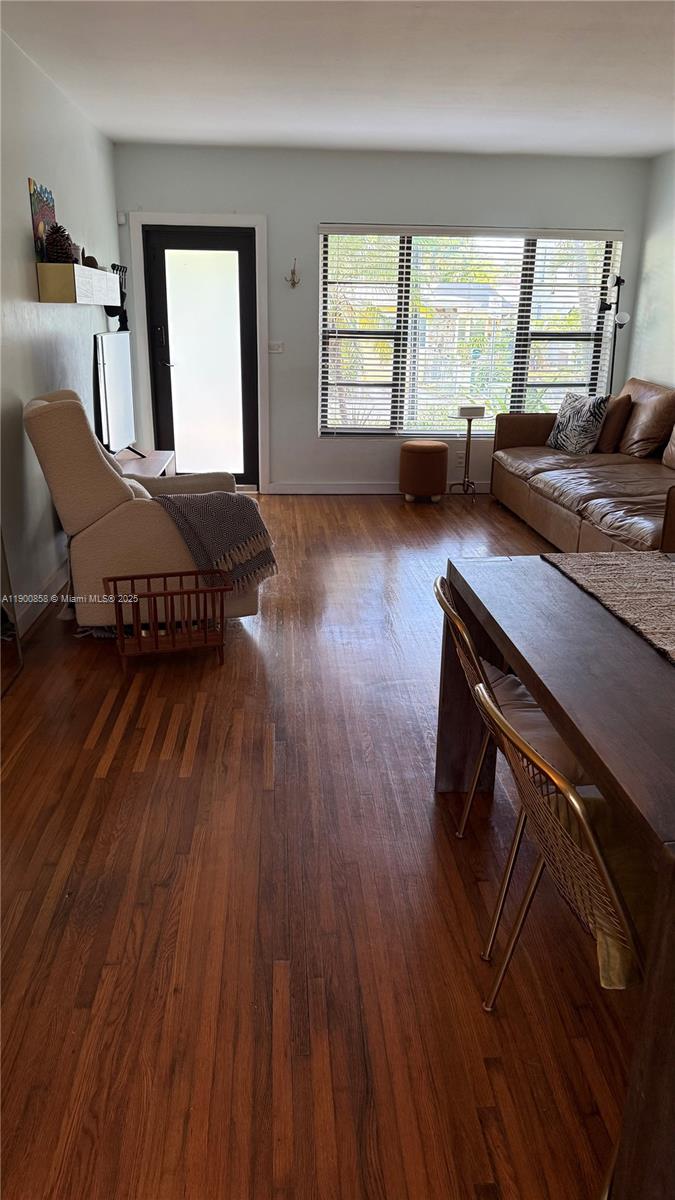 Подробнее   /  1700 кв.футов $ 2025-10-22 0 Фото