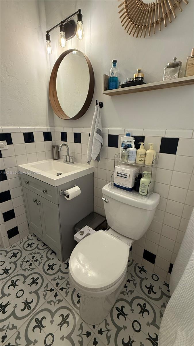 Подробнее   /  1700 кв.футов $ 2025-10-22 0 Фото