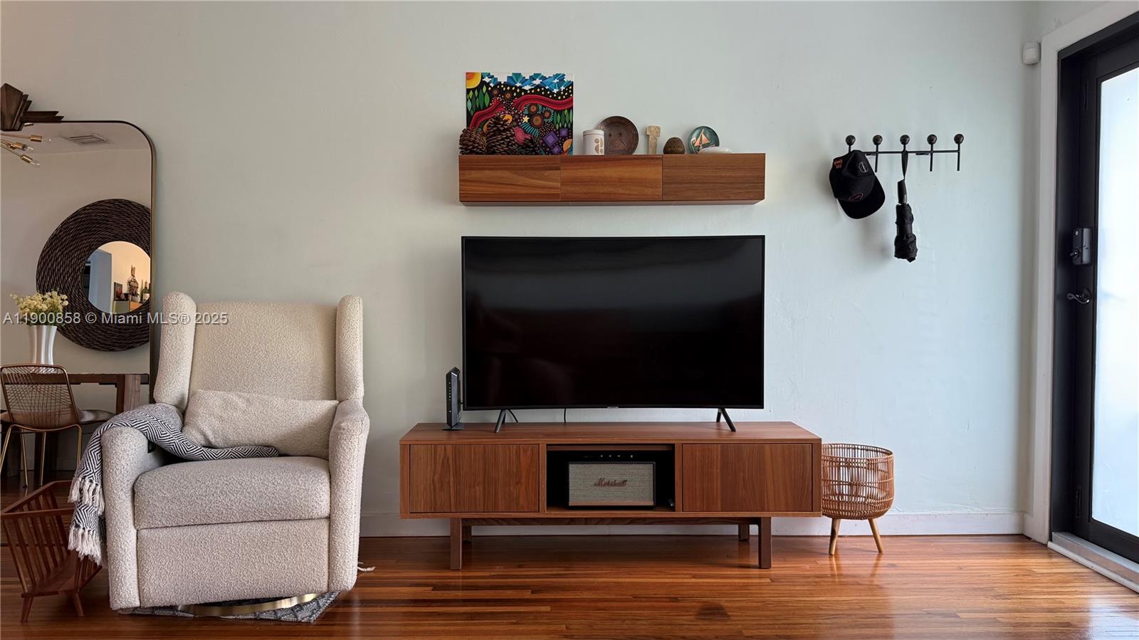 Подробнее   /  1700 кв.футов $ 2025-10-22 0 Фото