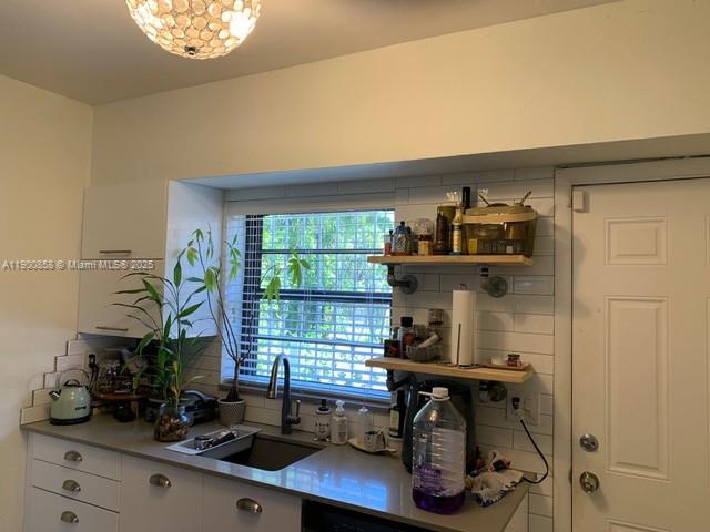 Подробнее   /  1700 кв.футов $ 2025-10-22 0 Фото