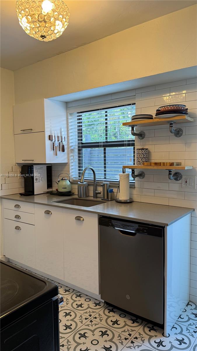 Подробнее   /  1700 кв.футов $ 2025-10-22 0 Фото