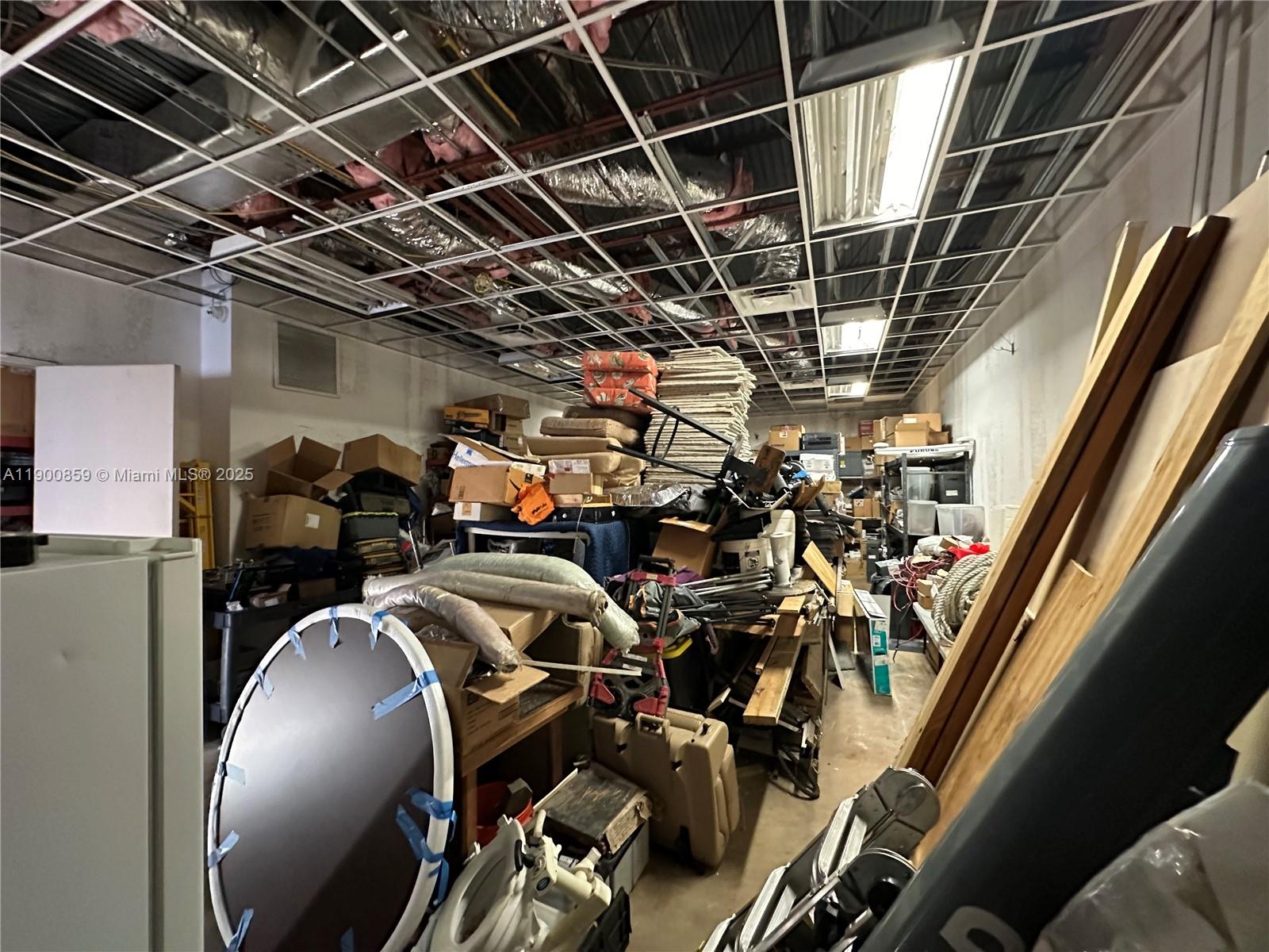   /   sq. ft. $ 2025-10-22 0 Photo