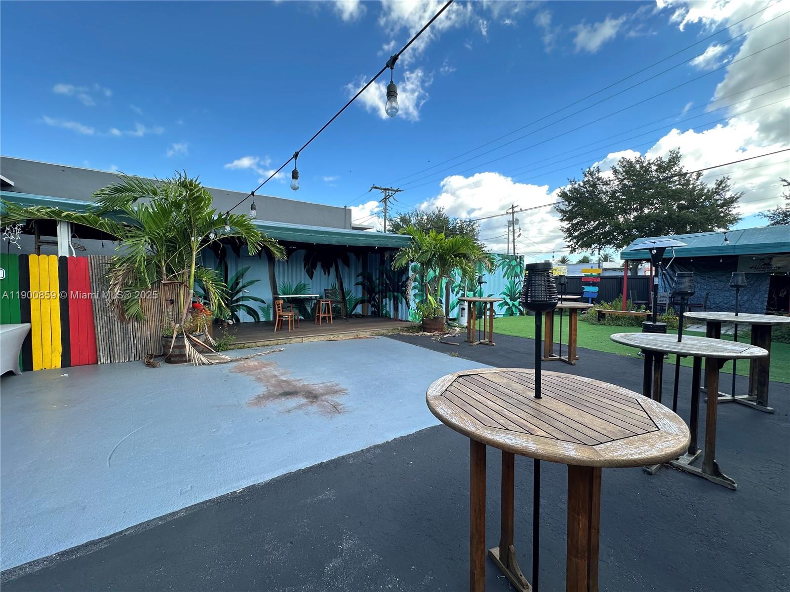   /   sq. ft. $ 2025-10-22 0 Photo