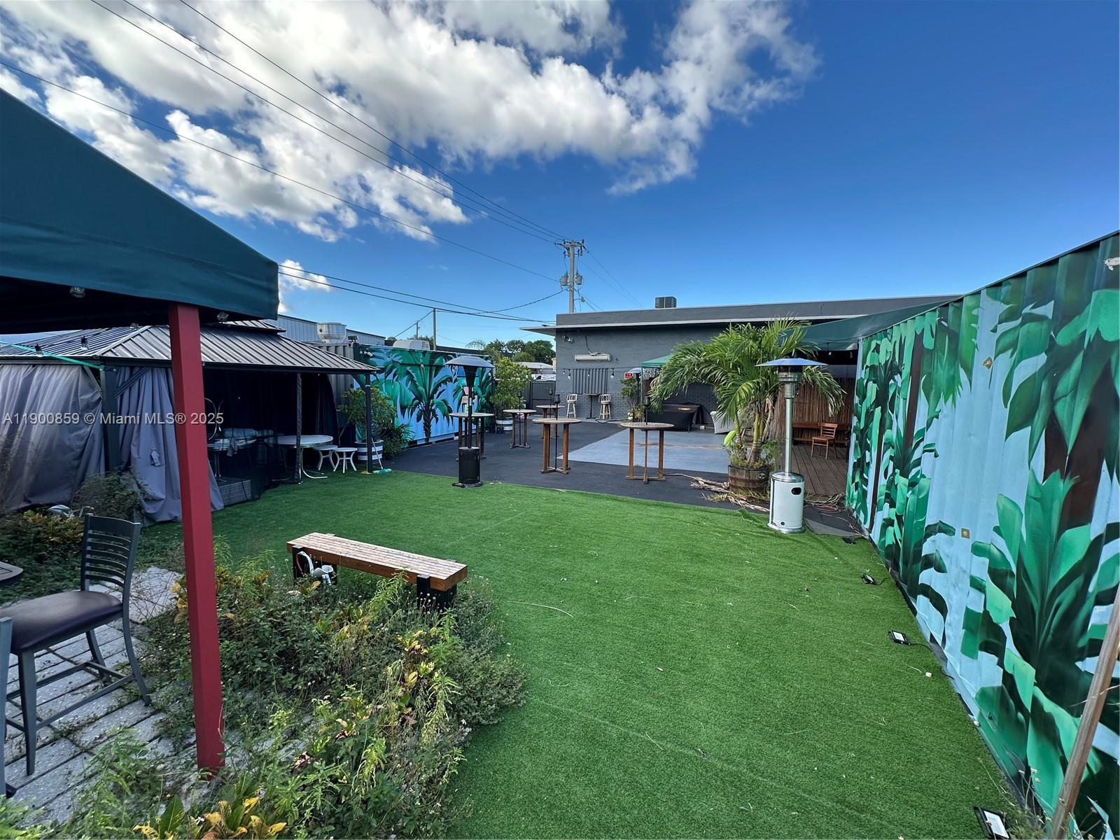   /   sq. ft. $ 2025-10-22 0 Photo