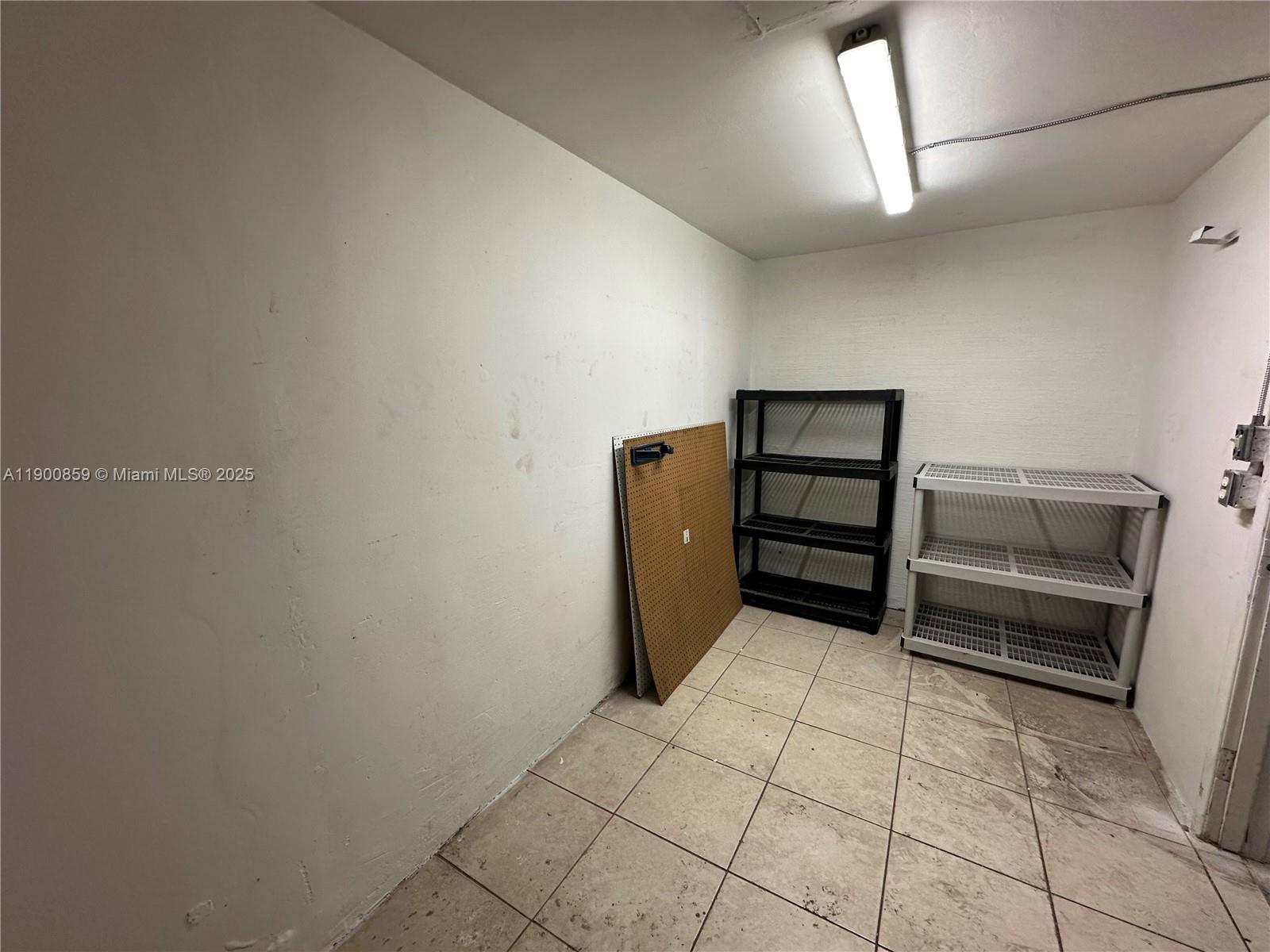   /   sq. ft. $ 2025-10-22 0 Photo