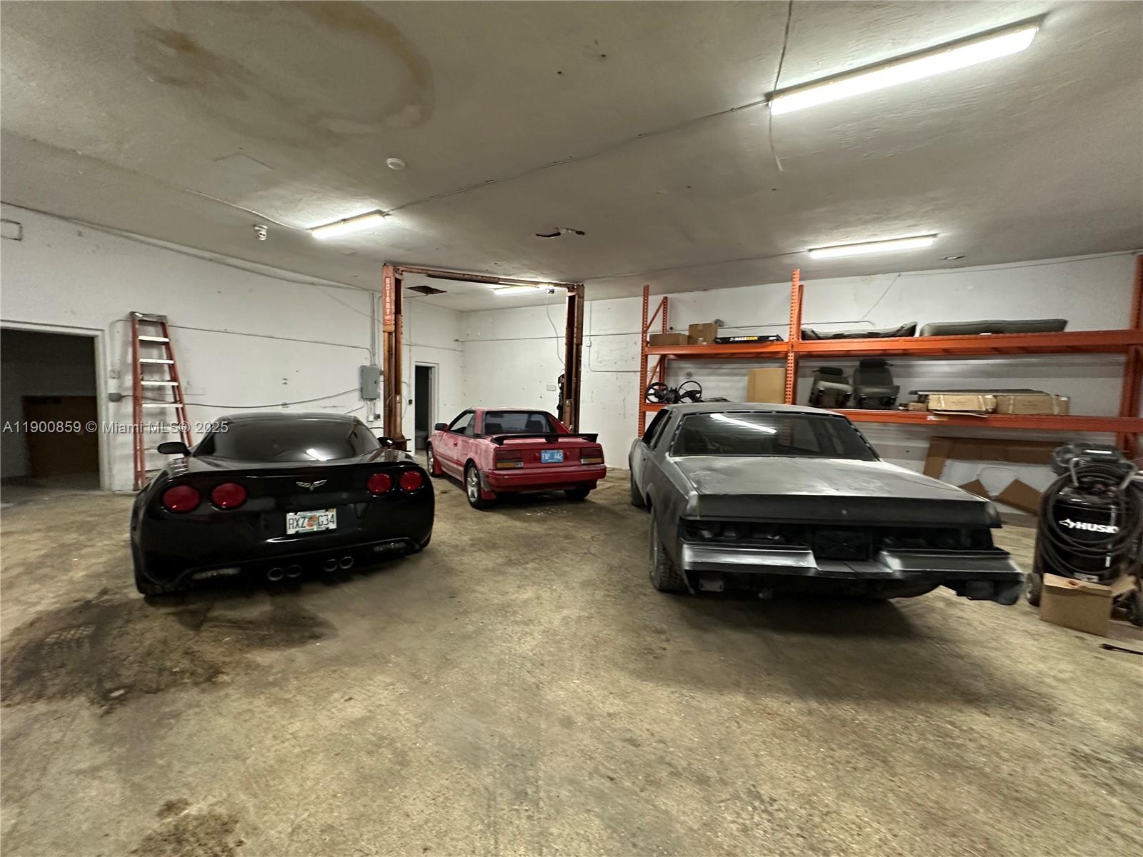   /   sq. ft. $ 2025-10-22 0 Photo