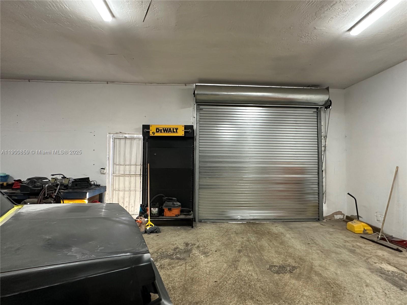   /   sq. ft. $ 2025-10-22 0 Photo