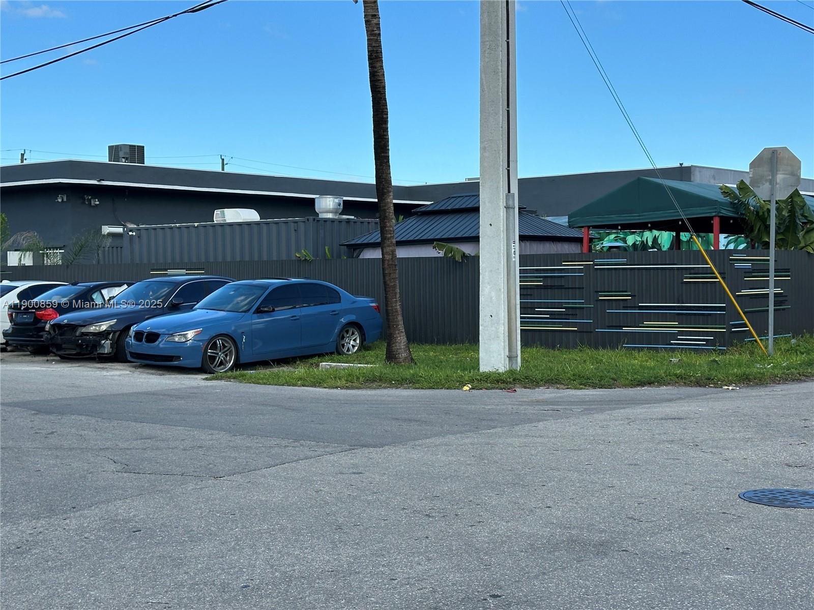   /   sq. ft. $ 2025-10-22 0 Photo