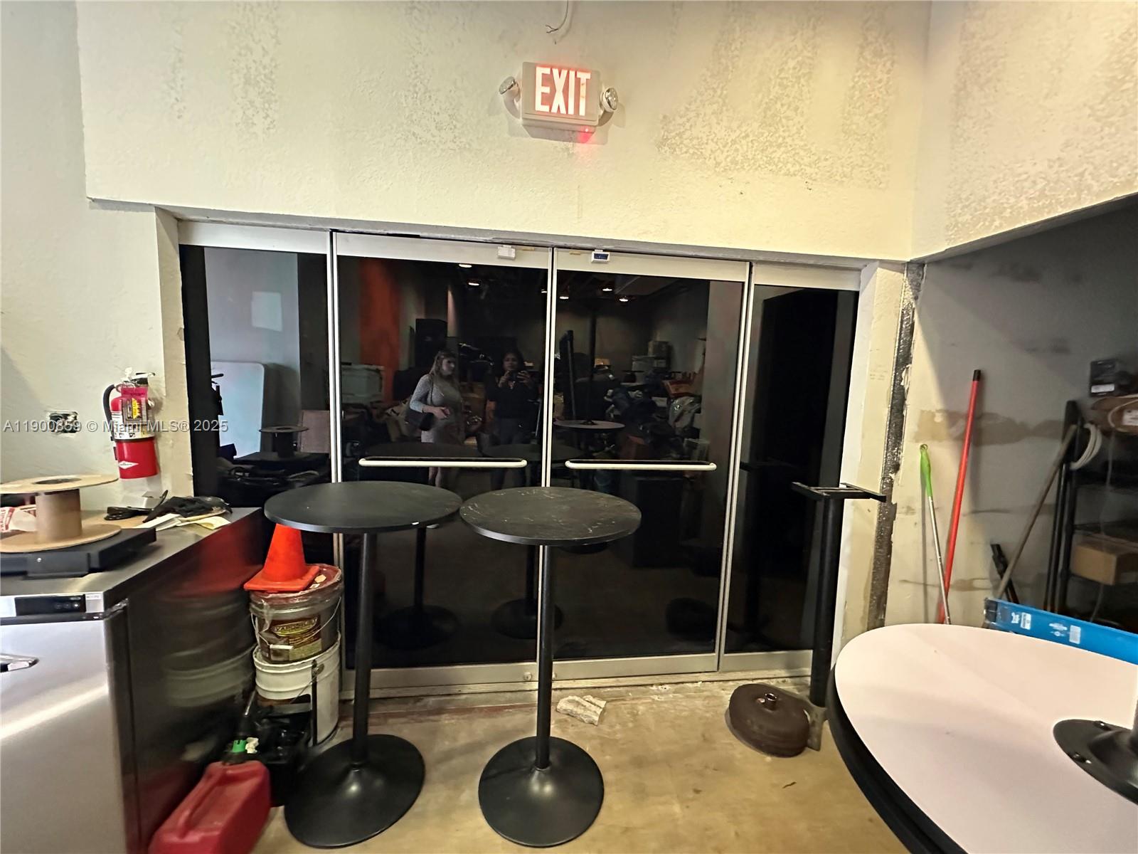   /   sq. ft. $ 2025-10-22 0 Photo