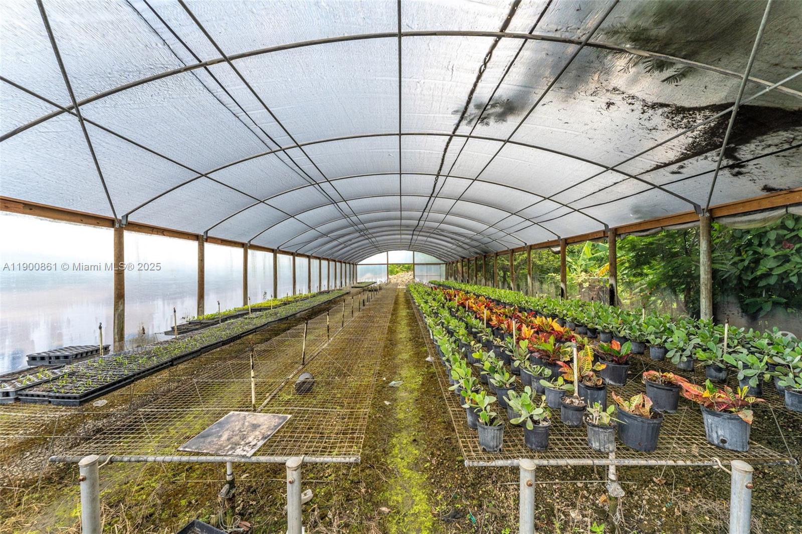 Подробнее / кв.футов $ 2025-10-22 0 Фото