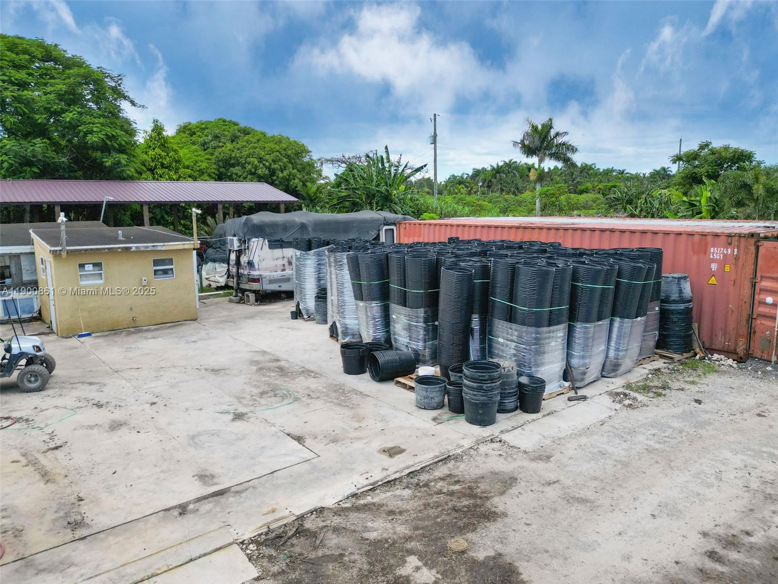 Подробнее / кв.футов $ 2025-10-22 0 Фото