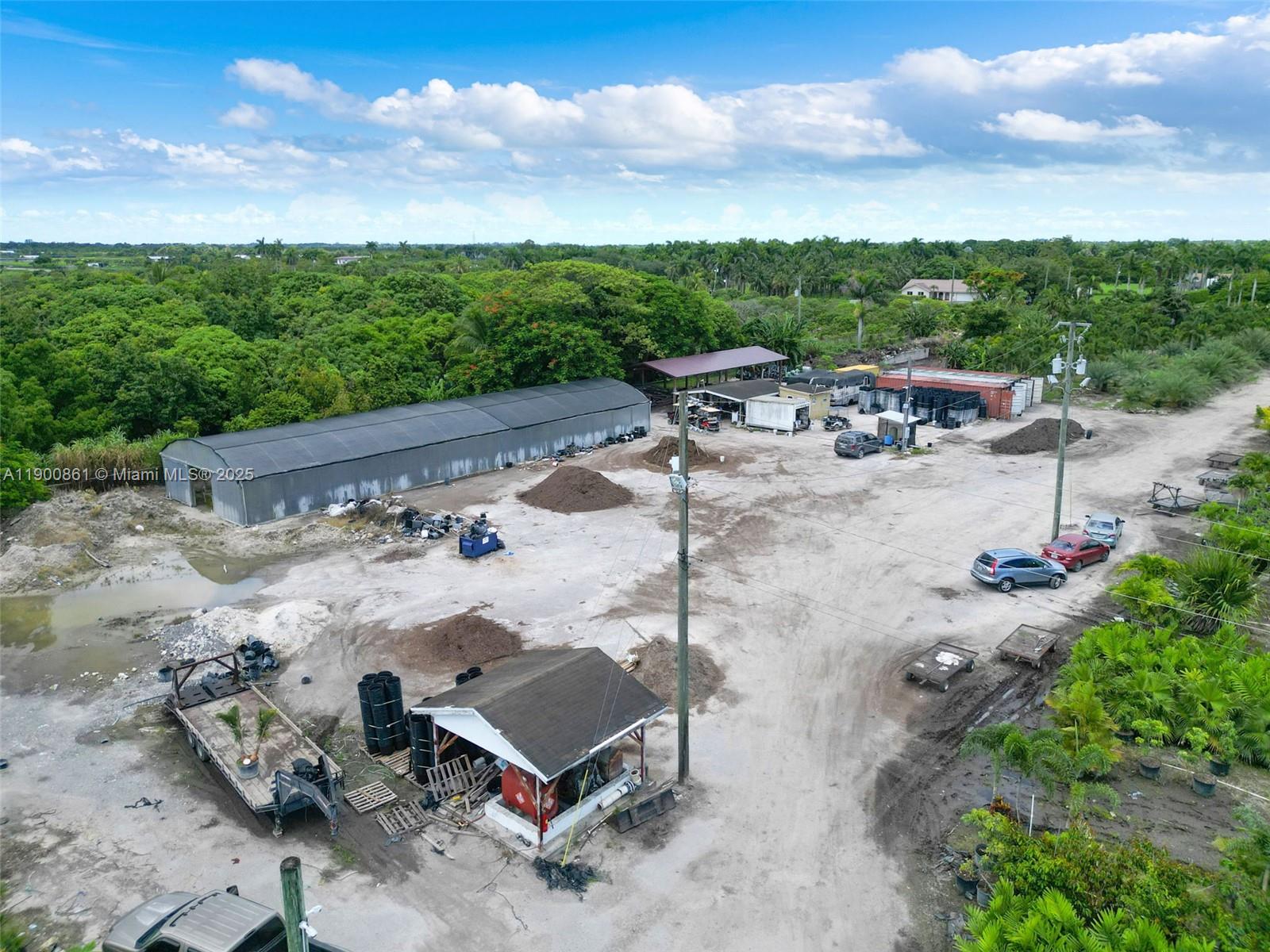 Подробнее / кв.футов $ 2025-10-22 0 Фото